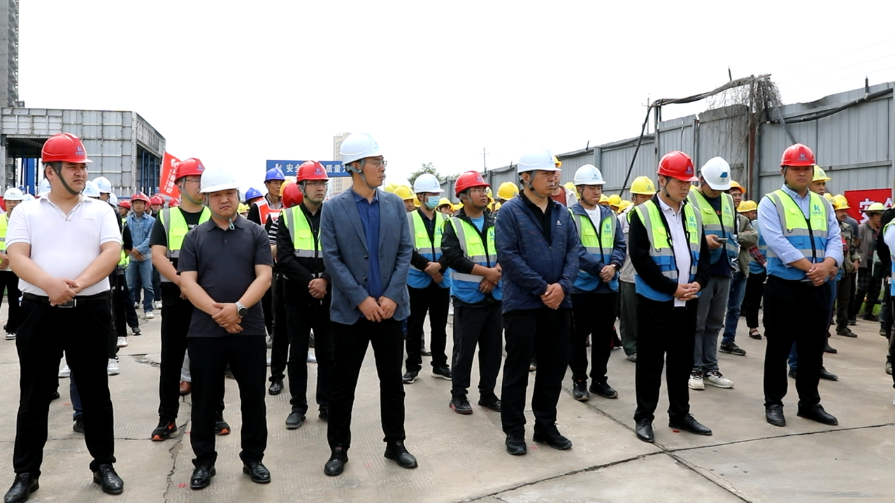 “人人讲安全,个个会应急”